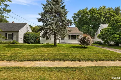 803 Eldridge St, Washington, IL 61571