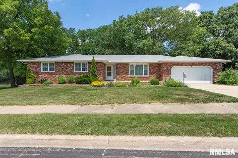 2825 W Briarcliff Ln, Peoria, IL 61604