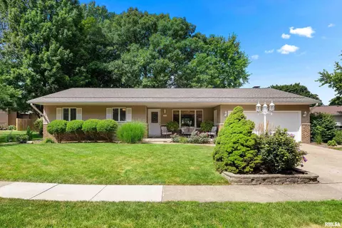 240 Cedar Ave, Morton, IL 61550