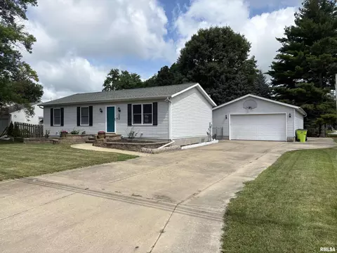 113 W Franklin St, Tremont, IL 61568
