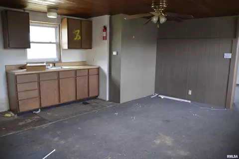 926 N Charles St, Macomb, IL 61455 photo 11