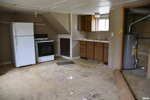 926 N Charles St, Macomb, IL 61455 photo 9