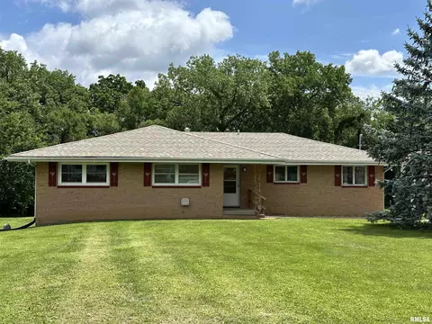 2401 Springfield Rd, East Peoria, IL 61611