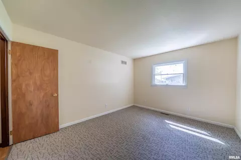 105 E 9th St, Delavan, IL 61734 photo 30