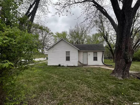 729 S Randolph St, Macomb, IL 61455 photo 8