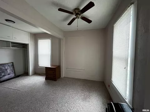 729 S Randolph St, Macomb, IL 61455 photo 5