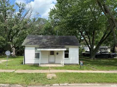 729 S Randolph St, Macomb, IL 61455 photo 6