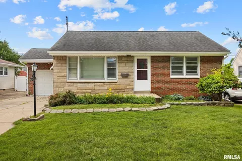 1008 W Stratford Dr, Peoria, IL 61614