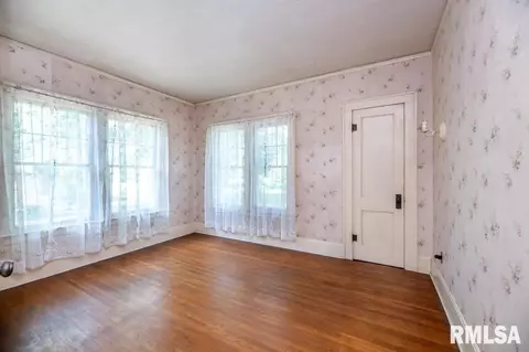 Bedroom - 708 Main St, Henry, IL 61537 photo 5 of 11