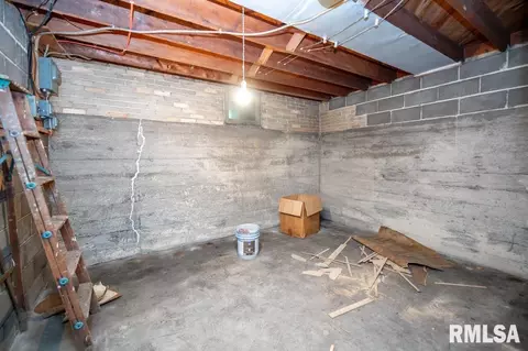 Other - 708 Main St, Henry, IL 61537 photo 14 of 16