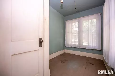 Bedroom - 708 Main St, Henry, IL 61537 photo 10 of 11
