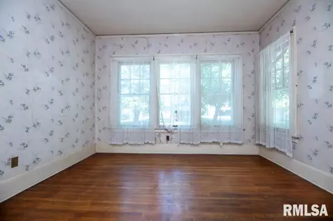 Bedroom - 708 Main St, Henry, IL 61537 photo 3 of 11