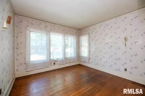Bedroom - 708 Main St, Henry, IL 61537 photo 1 of 11