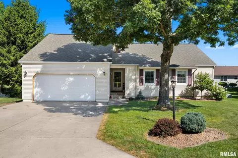 30 Country Ln, East Peoria, IL 61611
