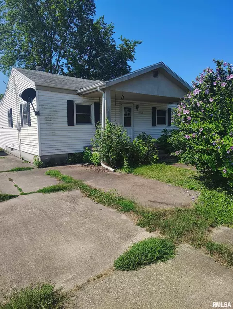 1340 E Ash St, Canton, IL 61520