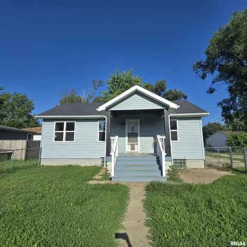 713 S Creve Coeur Ave, Creve Coeur, IL 61610