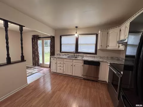 500 Meadow Dr, Macomb, IL 61455 photo 6
