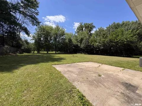 500 Meadow Dr, Macomb, IL 61455 photo 22