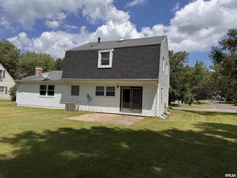 500 Meadow Dr, Macomb, IL 61455 photo 21