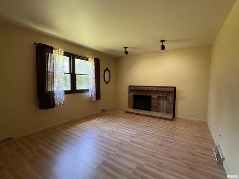 500 Meadow Dr, Macomb, IL 61455 photo 10