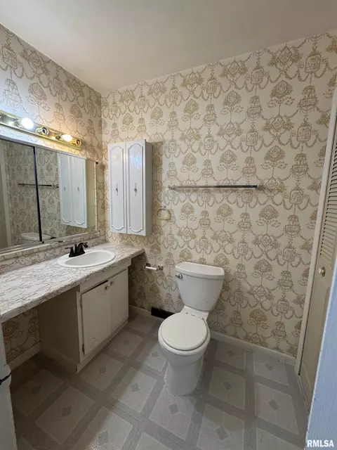 500 Meadow Dr, Macomb, IL 61455 photo 14