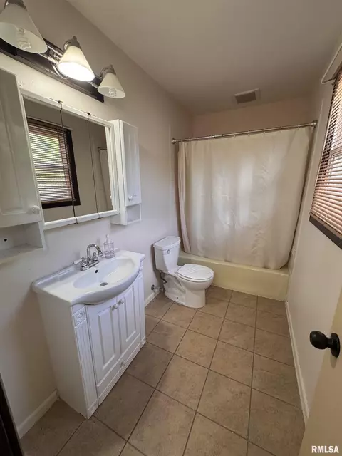 500 Meadow Dr, Macomb, IL 61455 photo 16