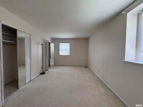 500 Meadow Dr, Macomb, IL 61455 photo 13
