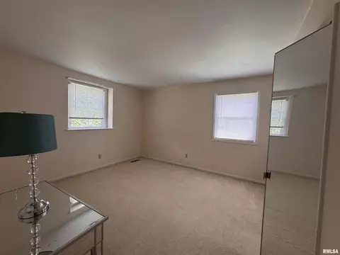 500 Meadow Dr, Macomb, IL 61455 photo 15