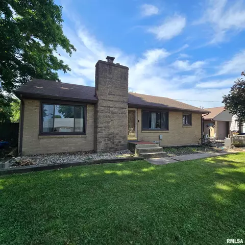 413 W Spring St, Princeville, IL 61559