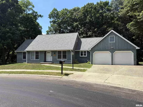 1119 W Sleepy Hollow Ct, Peoria, IL 61615