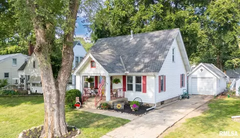 1108 Summer St, Pekin, IL 61554