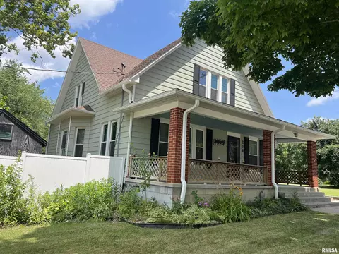 236 W Grant St, Macomb, IL 61455 photo 2