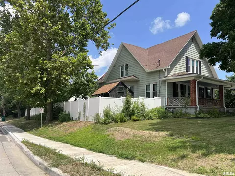 236 W Grant St, Macomb, IL 61455 photo 3