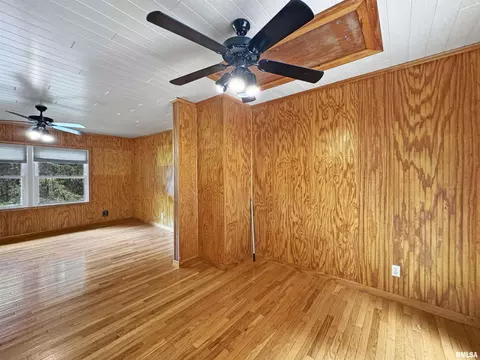 Living - 1819618200 River Rd, Danvers, IL 61732 photo 3 of 6
