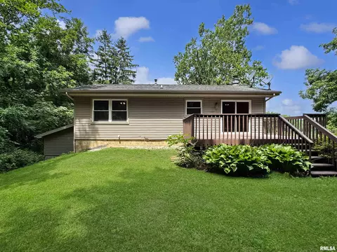 Exterior - 1819618200 River Rd, Danvers, IL 61732 photo 7 of 24