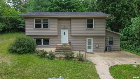 Exterior - 1819618200 River Rd, Danvers, IL 61732 photo 1 of 24