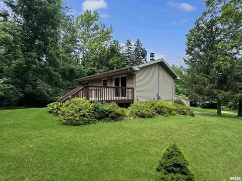 Exterior - 1819618200 River Rd, Danvers, IL 61732 photo 8 of 24