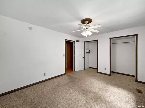 Bedroom - 1819618200 River Rd, Danvers, IL 61732 photo 3 of 8