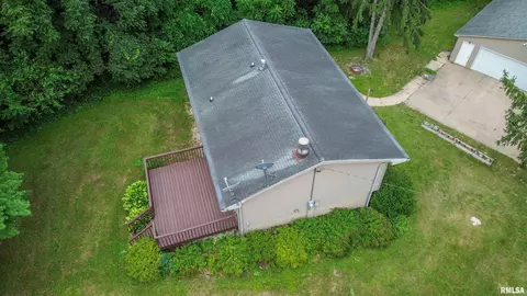 Exterior - 1819618200 River Rd, Danvers, IL 61732 photo 13 of 24