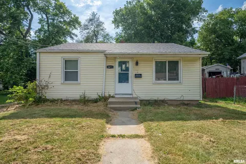 1623 N Broadway St, Peoria, IL 61604