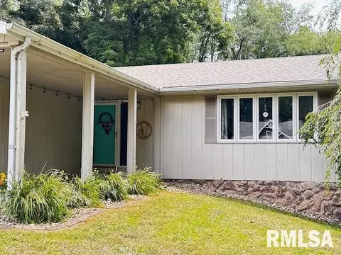 1415 E Sycamore St, Canton, IL 61520 photo 4