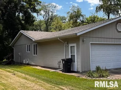 1415 E Sycamore St, Canton, IL 61520 photo 2
