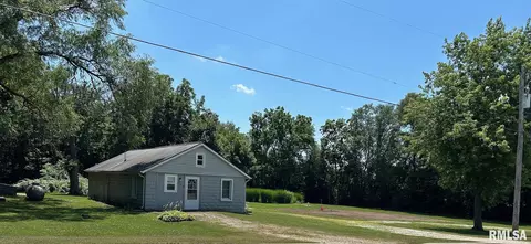 728 Hanna Dr, Pekin, IL 61554