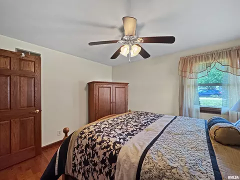 519 E Robinson St, Goodfield, IL 61742 photo 33