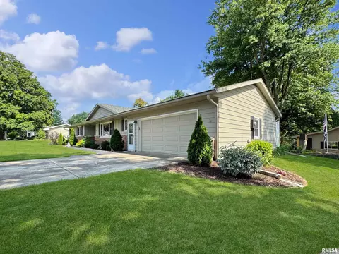 519 E Robinson St, Goodfield, IL 61742 photo 3