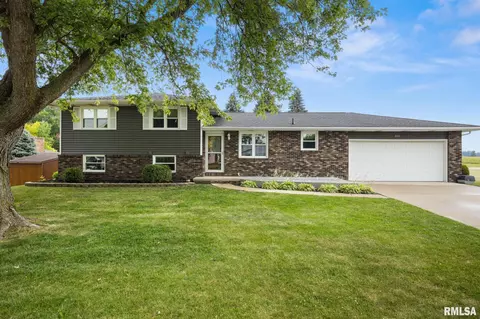 524 Crestview Dr, Metamora, IL 61548 photo 2