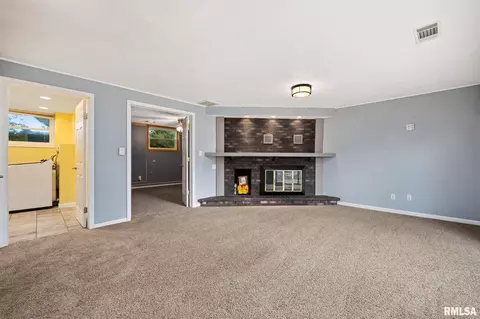 524 Crestview Dr, Metamora, IL 61548 photo 25