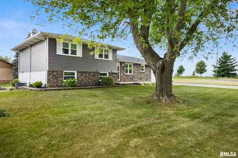 524 Crestview Dr, Metamora, IL 61548 photo 3