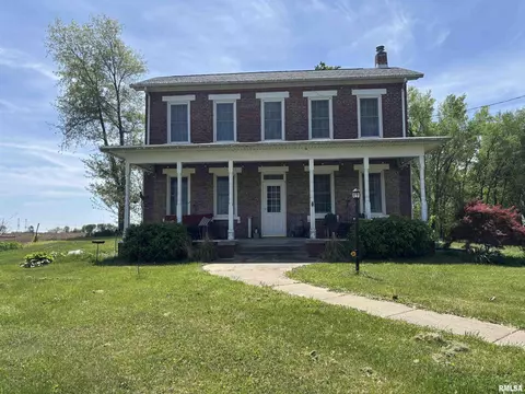 3670 Allentown Rd, Pekin, IL 61554