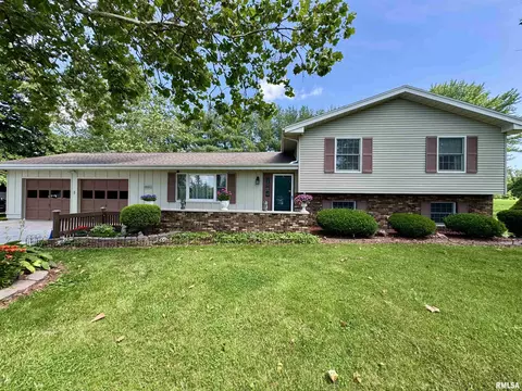 2001 W Jackson St, Macomb, IL 61455